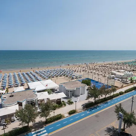 Hr Hotel 4*