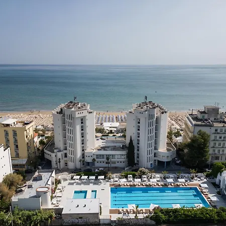 Hr Hotel 4*