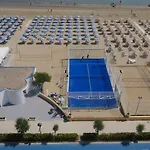 Hr מלון 4*