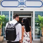 מלון Hr 4*