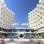 Hr