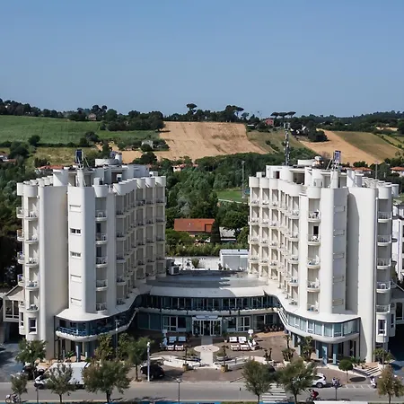 Hr 酒店 西尼加利亚