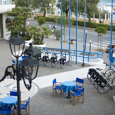 Hr 4* 西尼加利亚